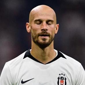 Cerny'den b&uuml;y&uuml;k fedakarlık! Italiano'ya iletti