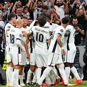 D&uuml;nyanın en değerli kul&uuml;pleri belli oldu: 2 T&uuml;rk kul&uuml;b&uuml; listeyi alt&uuml;st etti!