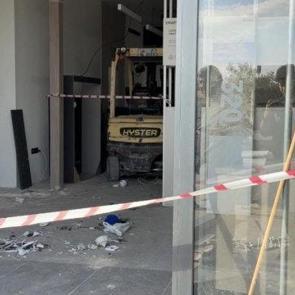 Mermer blok iş&ccedil;ilerin &uuml;zerine devrildi: 1 &ouml;l&uuml;, 1 ağır yaralı