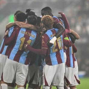 Sahne yine Salah'ın! Trabzonspor, Avrupa'ya farklı başladı