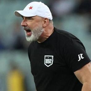 Slavia Prag'da Fenerbah&ccedil;e ma&ccedil;ı &ouml;ncesi b&uuml;y&uuml;k kriz! Hocaları &ccedil;ılgına d&ouml;nd&uuml;