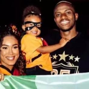 Victor Osimhen'in eşi trafik kazası ge&ccedil;irdi