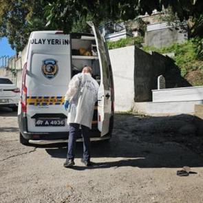 Emekli polis memuru mezarlıkta &ouml;l&uuml; bulundu