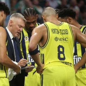 Fenerbah&ccedil;e Yunanistan'da parkeye &ccedil;ıkıyor! 