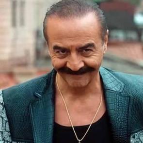 Kam davulu sahnesine tepkiler &ccedil;ığ gibi b&uuml;y&uuml;m&uuml;şt&uuml;! Yılmaz Erdoğan'ın X hesabı da askıya alındı
