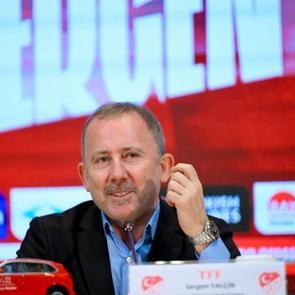 Sergen Yal&ccedil;ın A Milli Takım'a imza attı! 'Kariyerimin en &ouml;nemli g&uuml;n&uuml;'