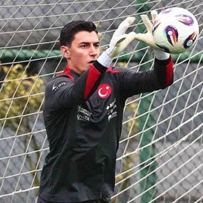 Sergen Yal&ccedil;ın'dan Berke &Ouml;zer a&ccedil;ıklaması! 'Onu A Milli Takım'a kazandırmak sorumluluğumuz'