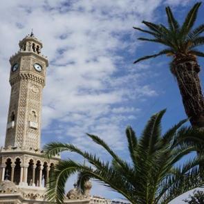 Sultan 2. Abd&uuml;lhamid hediye etti, İzmir&rsquo;in simgesi oldu: Saat Kulesi