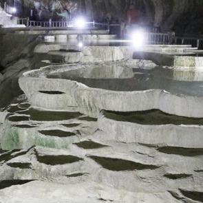 Yer altındaki gizli Pamukkale&rsquo;ye yoğun ilgi: 9 ayda 650 bin ziyaret&ccedil;i ağırladı