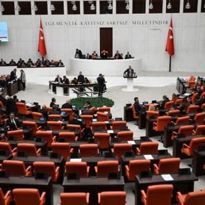 AK Parti'den t&uuml;m emeklileri kapsayacak &ccedil;alışma: Maaşlara ilave artış geliyor