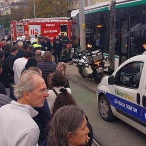 Kocaeli'de tramvay iki kadına &ccedil;arptı: 1 &ouml;l&uuml;!
