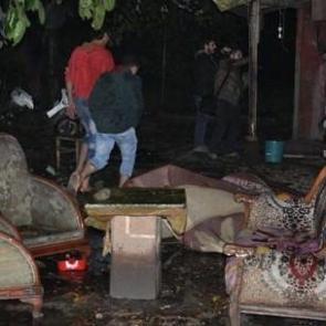 20 Suriyelinin yaşadığı ahşap ev yandı