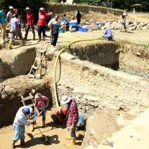 2 bin 200 yıl geciken kargo adresine ulaştırılacak