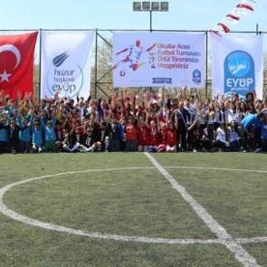 Şampiyonlar kupasını başkanın elinden aldı