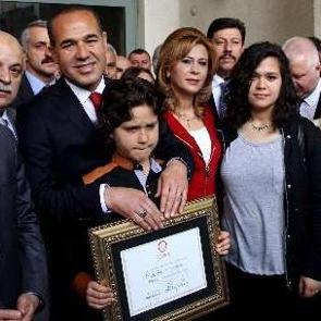 Adana'da S&ouml;zl&uuml; mazbatasını aldı