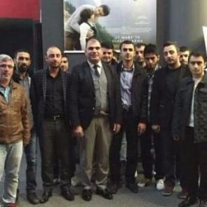 AK Parti, gen&ccedil;leri sinema filminde buluşturdu