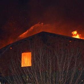Artvin'de ev yangını: 1&ouml;l&uuml;