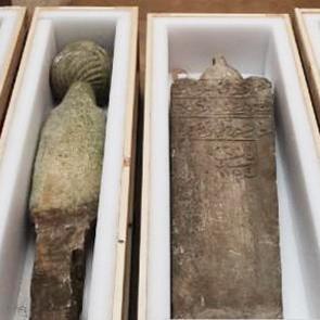 Bakan &Ccedil;elik'in istediği mezar taşları geldi