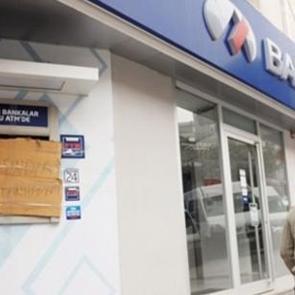 Bank Asya taşındık deyip şubeyi  kapattı