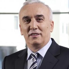 Bankacılar &ccedil;ekler i&ccedil;in karekod bekliyor