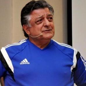 B&uuml;y&uuml;k s&uuml;rpriz! Yeni hoca Yılmaz Vural oldu