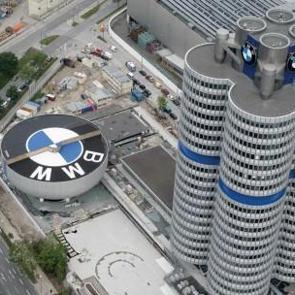 BMW 8 bin kişiyi işe alacak