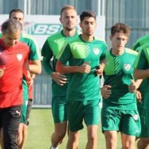 Bursaspor 11 eksikle merhaba dedi