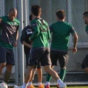 Bursaspor Fenerbah&ccedil;e&rsquo;ye iddialı hazırlanıyor