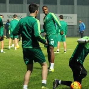 Bursaspor, g&uuml;n&uuml; &ccedil;ift antrenmanla tamamladı