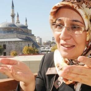 'CHP istiyor diye örtümden vazgeçmem'