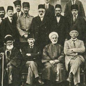 Cumhuriyet d&ouml;neminde Atat&uuml;rk ve K&uuml;rtler