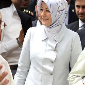C&uuml;neyt Arcay&uuml;rek'e tepki &ccedil;ığ gibi b&uuml;y&uuml;yor