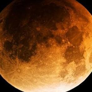 G&ouml;ky&uuml;z&uuml;nde ş&ouml;len var: Ay kanlı tutulacak!