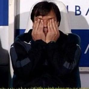 Ertuğrul Sağlam g&ouml;zyaşlarını tutamadı