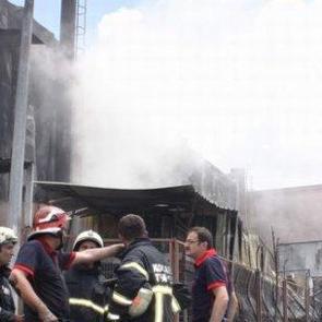 Esenyurt'ta fabrikada patlama: 1 &ouml;l&uuml;, 6 yaralı