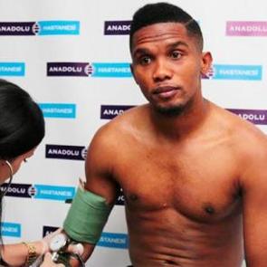 Eto'o g&ouml;bek salmış!