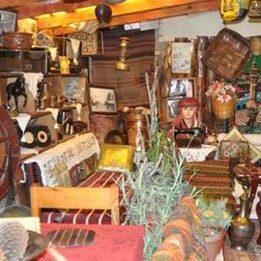 Evinin bir odasını m&uuml;zeye &ccedil;evirdi