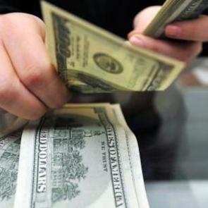 Dolar 5 hafta sonra en d&uuml;ş&uuml;k seviyede