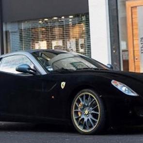 Ferrari'sine &ouml;yle bir şey yaptı ki...