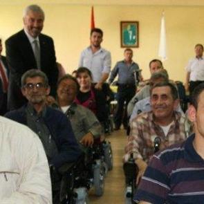 Gelen &ccedil;i&ccedil;ekleri &ouml;yle bir şey yaptı ki... 