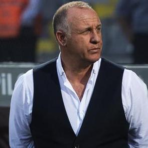 Gen&ccedil;lerbirliği'de Mesut Bakkal g&ouml;revinden ayrıldı