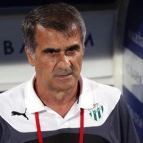 Şenol G&uuml;neş'in Kadık&ouml;y'de y&uuml;z&uuml; g&uuml;lm&uuml;yor