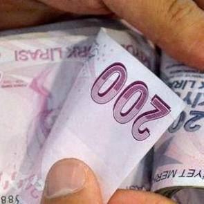 Bankadaki paranın yarısı milyonerin