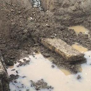 İş&ccedil;ilerin dikkatini &ccedil;ekti, polis &ouml;nlem aldı