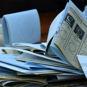 B&uuml;y&uuml;k s&uuml;rpriz: MHP'den Saadet'e ge&ccedil;ti!