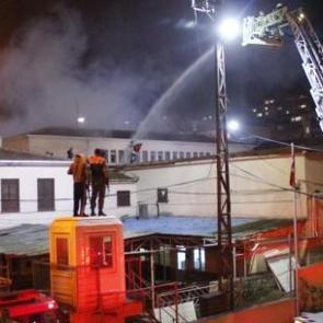 Kocaeli E  tipi cezaevinde yangın paniği!