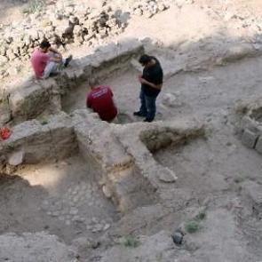 Kazılar da 9 bin yıllık saray &ccedil;ıktı