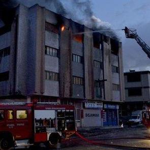 Kimyasal madde deposunda yangın