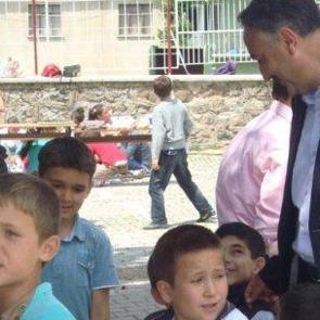 Kuşu'da okul m&uuml;d&uuml;r&uuml; muhtar vekili olarak atandı