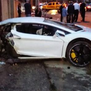 Lamborghini ikiye ayrıldı / VİDEO